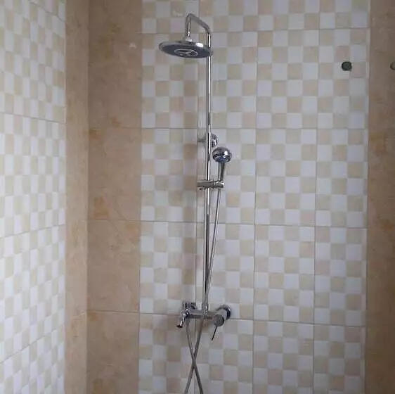 Flagship Piazza Hotel   Hostel