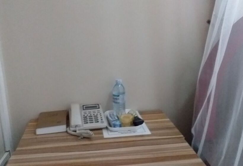 Flagship Piazza Hotel Hostel