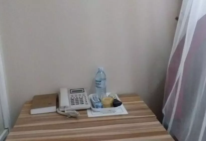 Flagship Piazza Hotel   Hostel