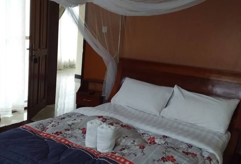 Flagship Piazza Hotel Hostel