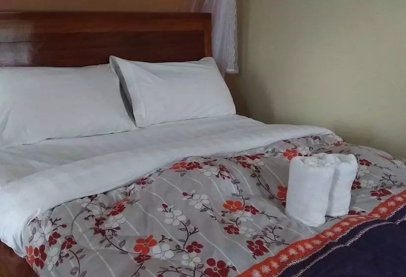 Flagship Piazza Hotel   Hostel