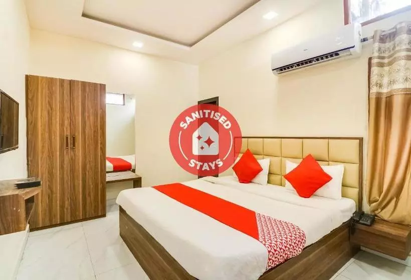 Hotelli Adarsh By Oyo Rooms