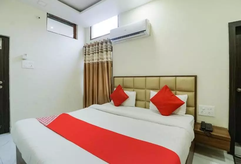 Hotelli Adarsh By Oyo Rooms