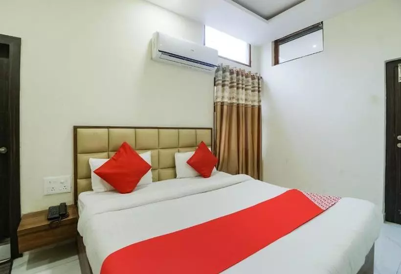 Hotelli Adarsh By Oyo Rooms