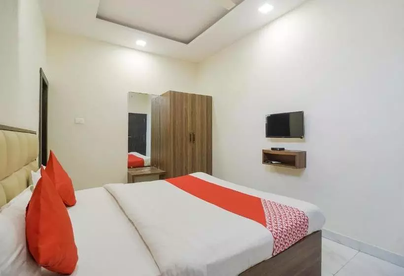 Hotelli Adarsh By Oyo Rooms