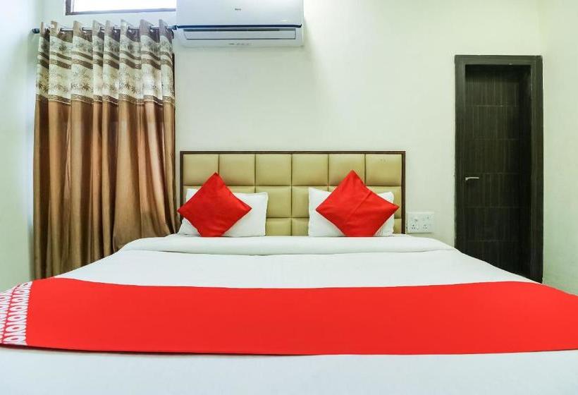 호텔 Adarsh By Oyo Rooms