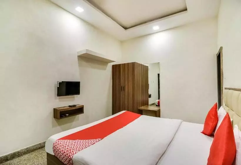 Hotelli Adarsh By Oyo Rooms