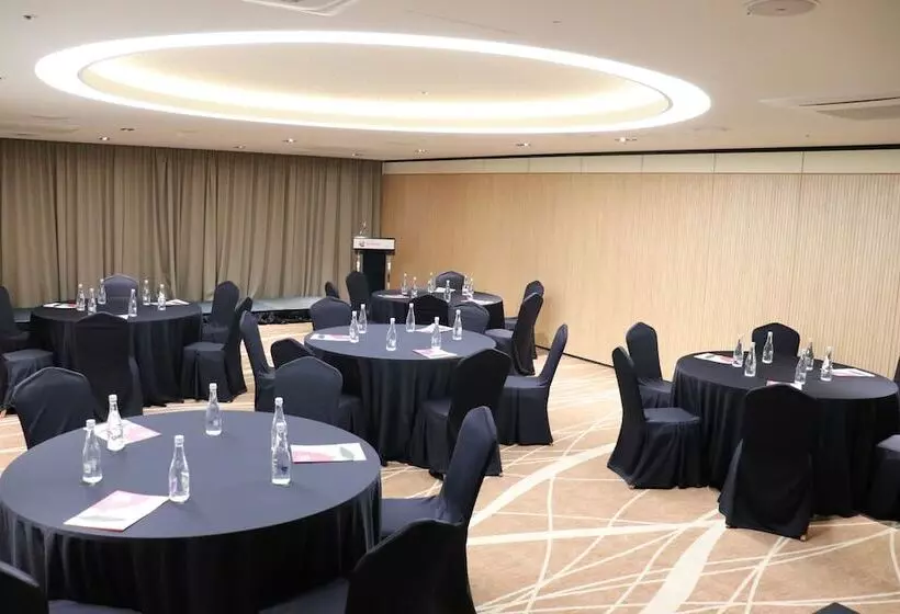 هتل Ramada Encore By Wyndham Busan Station