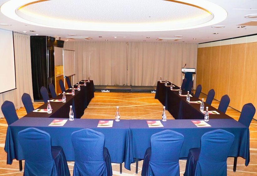 هتل Ramada Encore By Wyndham Busan Station