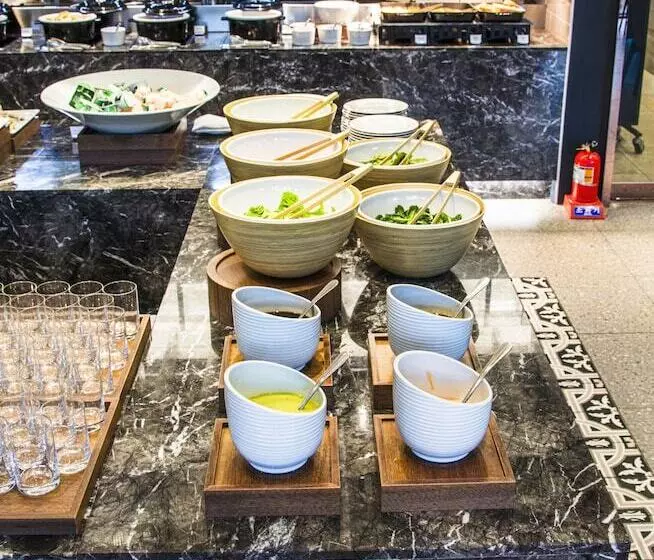 هتل Ramada Encore By Wyndham Busan Station