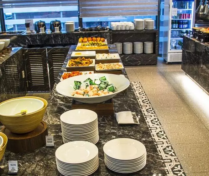 هتل Ramada Encore By Wyndham Busan Station