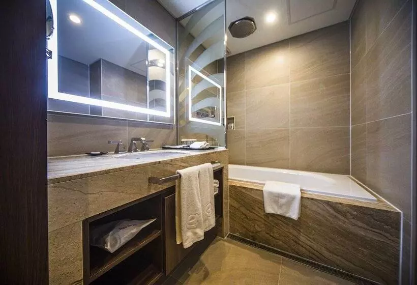 هتل Ramada Encore By Wyndham Busan Station