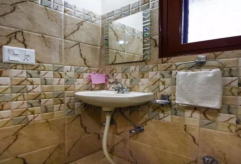 هتل Sai Home Stay By Oyo Rooms