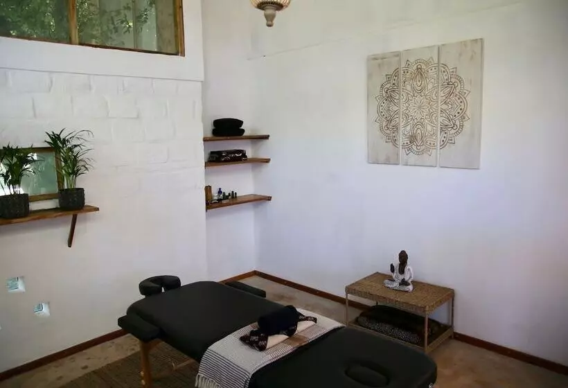 Hotelli Turtle Cove Lodge And Yoga Shala