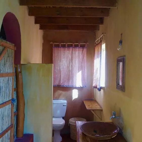 Hotelli Turtle Cove Lodge And Yoga Shala