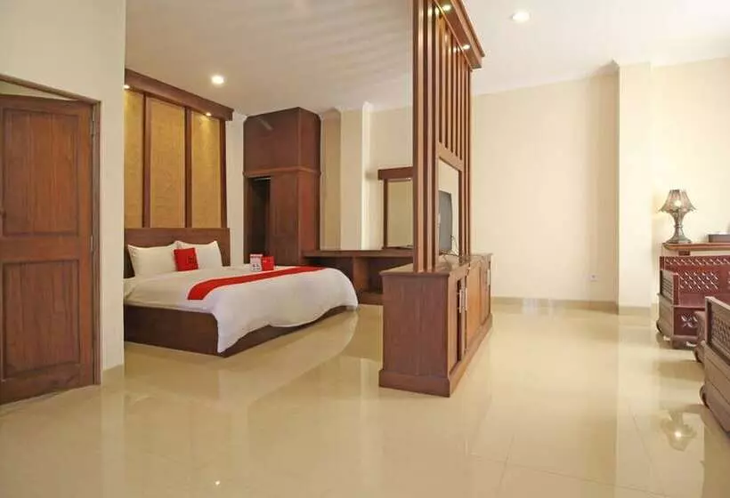 Hotelli Reddoorz Premium Near Solo Grand Mall