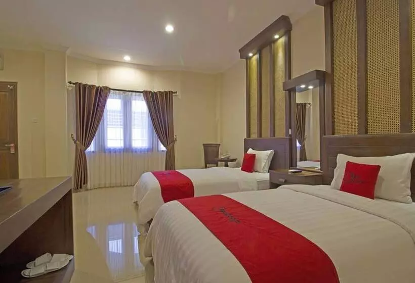 Hotelli Reddoorz Premium Near Solo Grand Mall