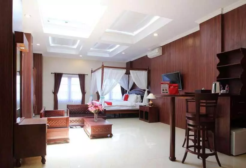 Hotelli Reddoorz Premium Near Solo Grand Mall