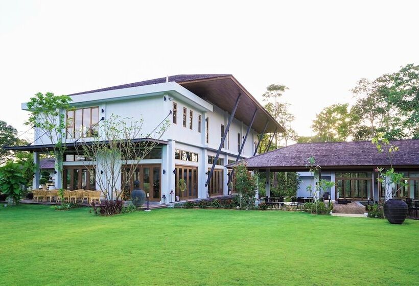 בית מלון כפרי Embun Luxury Villas