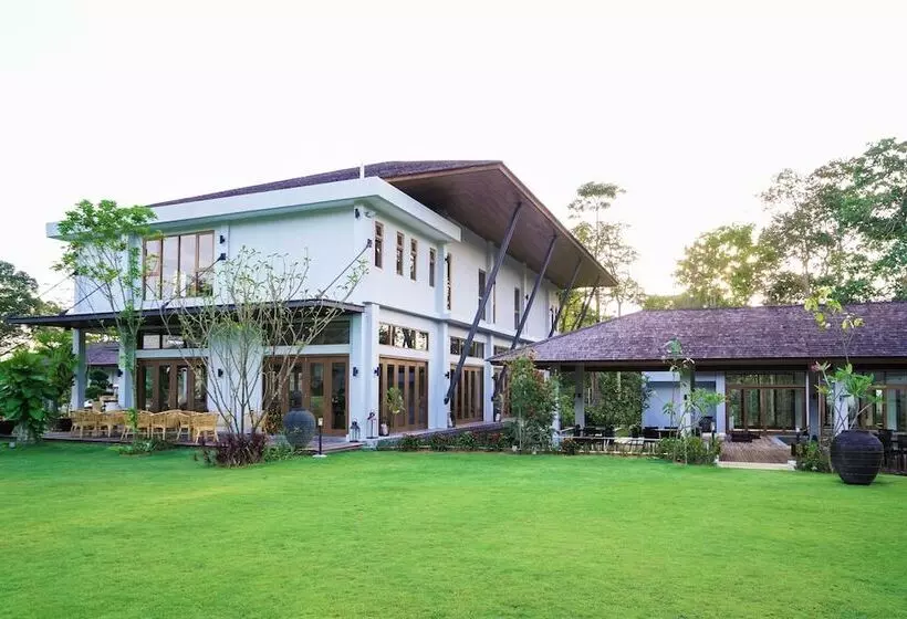 ホテル Embun Luxury Villas