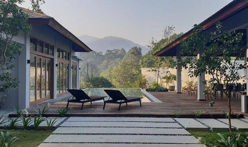 בית מלון כפרי Embun Luxury Villas