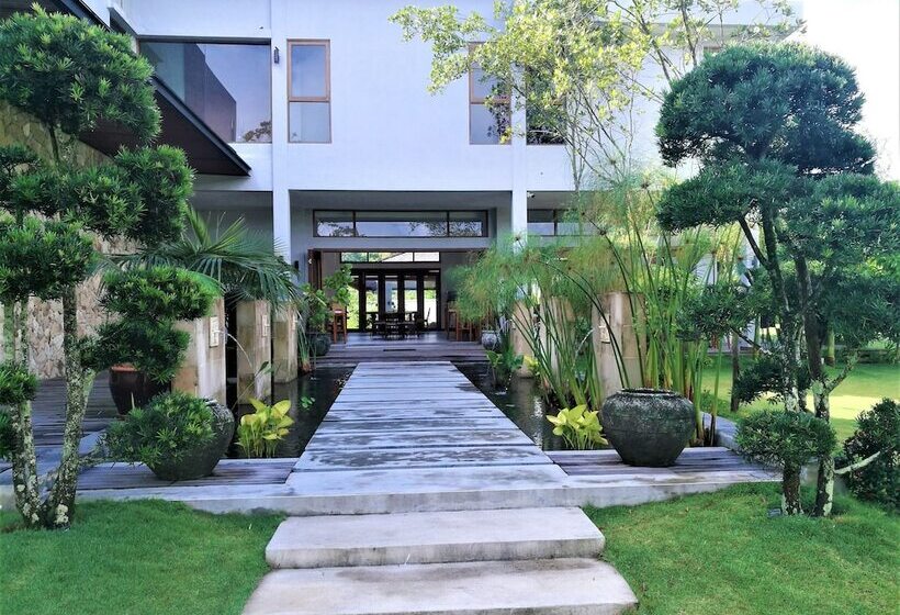 בית מלון כפרי Embun Luxury Villas