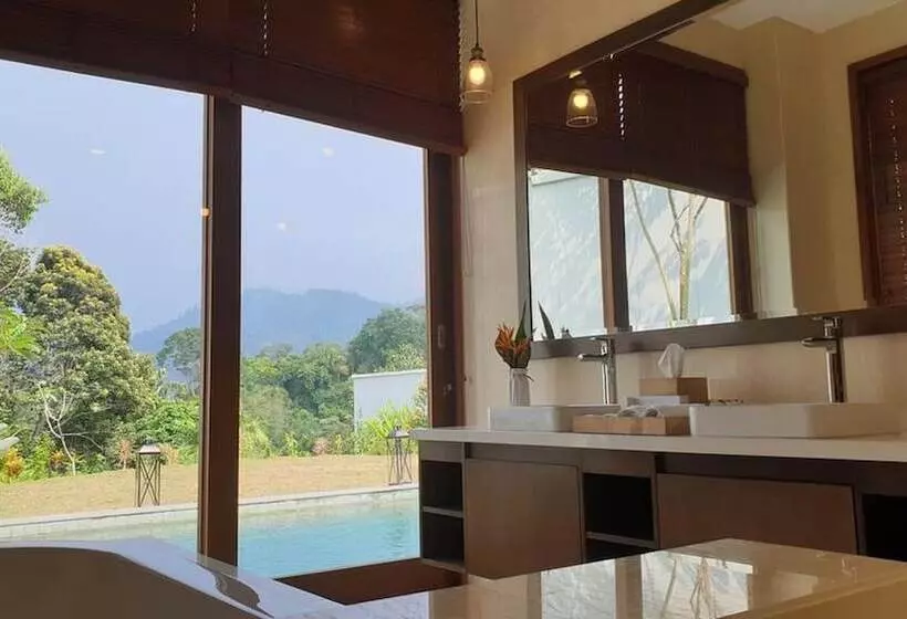 ホテル Embun Luxury Villas