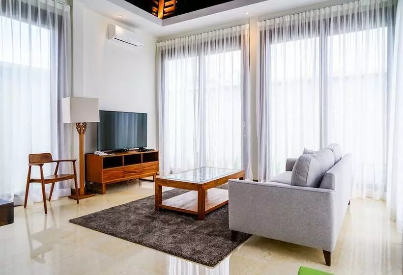 ホテル Embun Luxury Villas