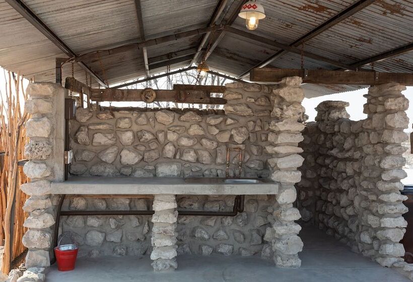 هتل Etosha Trading Post Campsite