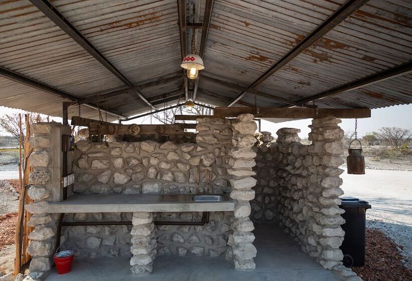 هتل Etosha Trading Post Campsite