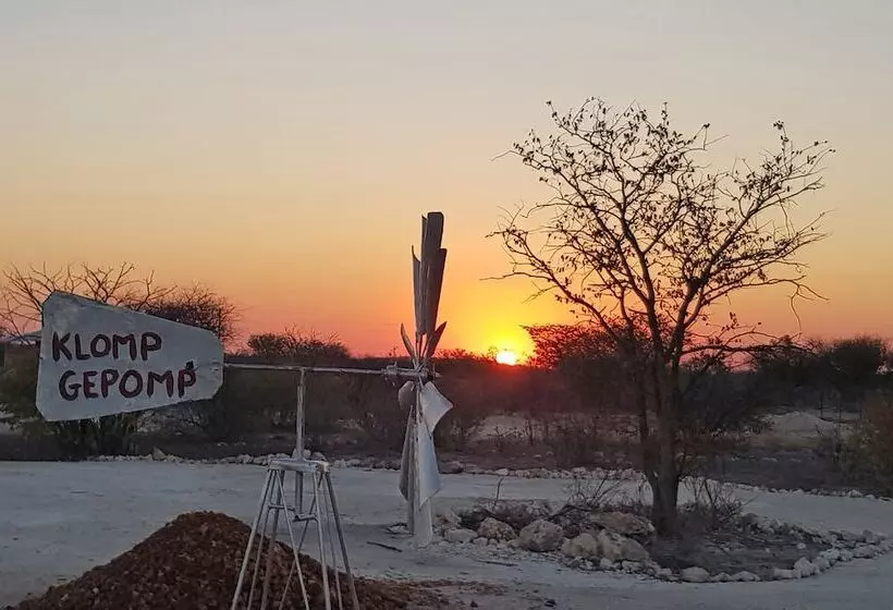 هتل Etosha Trading Post Campsite