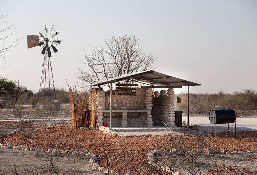 هتل Etosha Trading Post Campsite