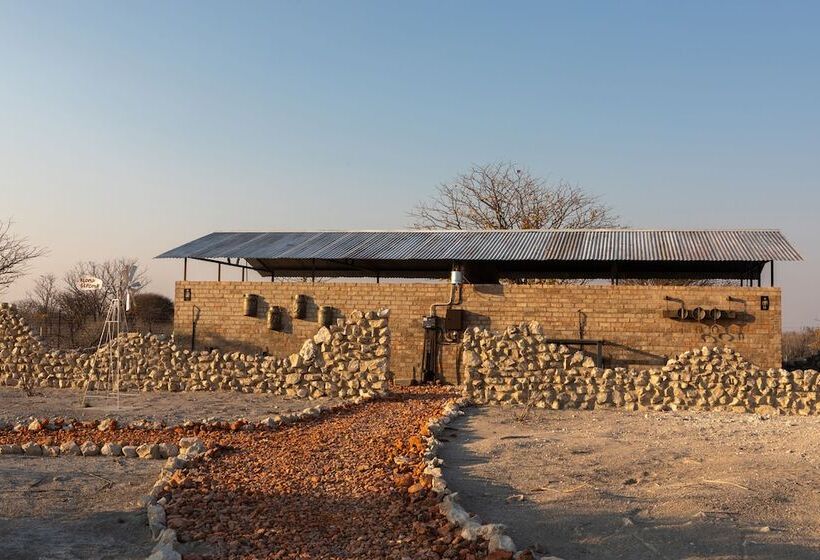 هتل Etosha Trading Post Campsite