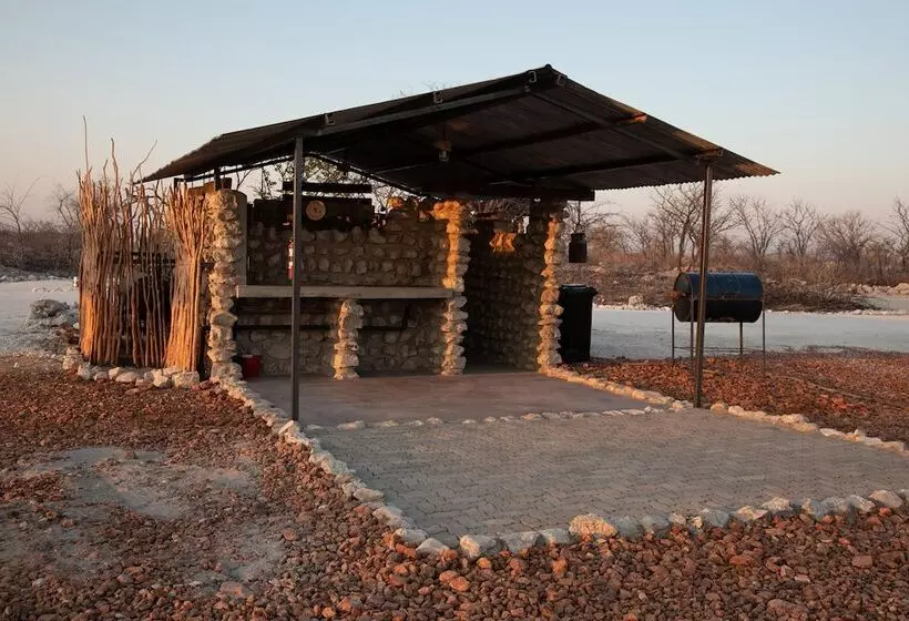 هتل Etosha Trading Post Campsite