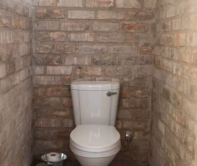 هتل Etosha Trading Post Campsite