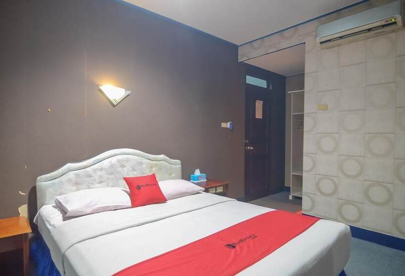 فندق Reddoorz Near Tugu Naga Singkawang