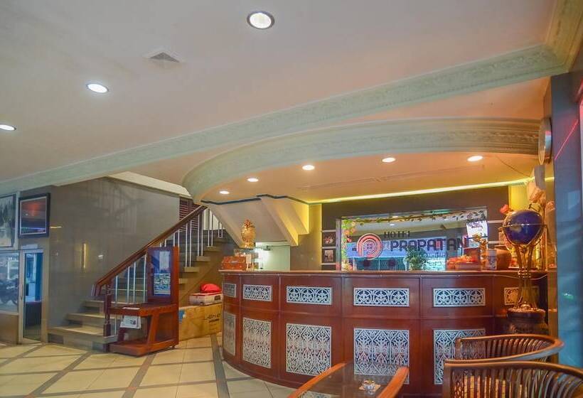 فندق Reddoorz Near Tugu Naga Singkawang