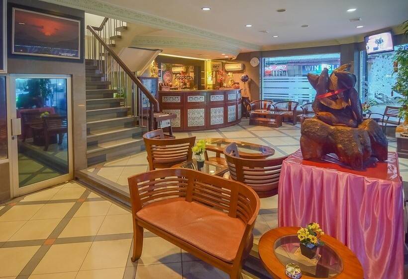 فندق Reddoorz Near Tugu Naga Singkawang