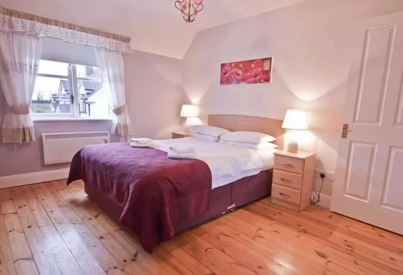 Upton Court Holiday Cottages