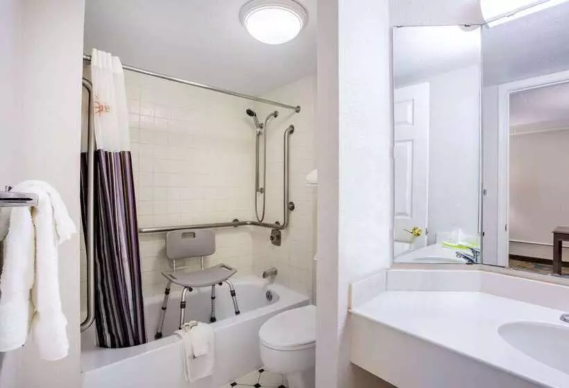 هتل Baymont By Wyndham Abilene