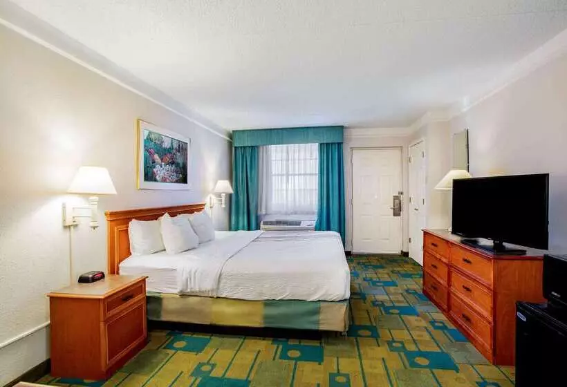 هتل Baymont By Wyndham Abilene