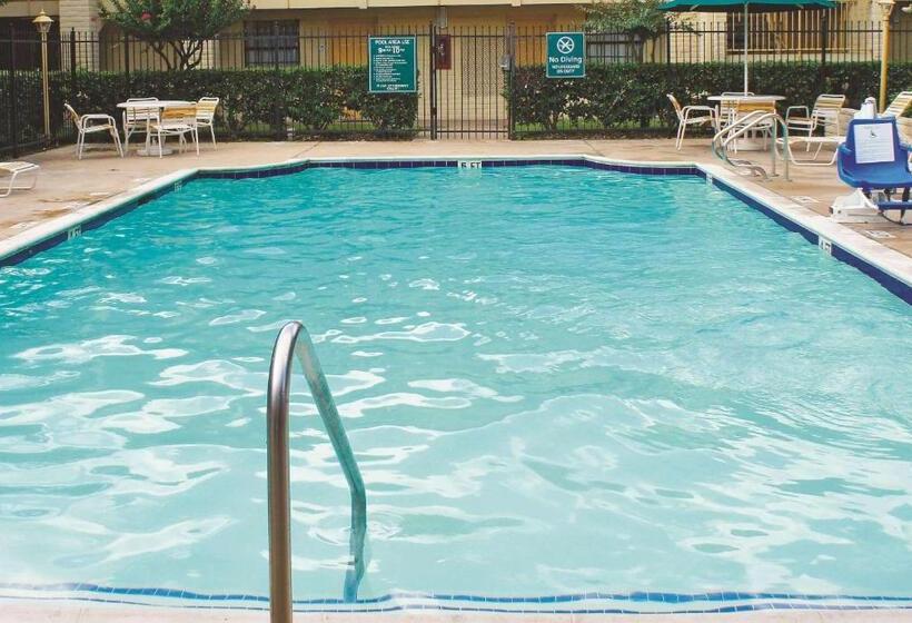 فندق Baymont By Wyndham Houston La Porte