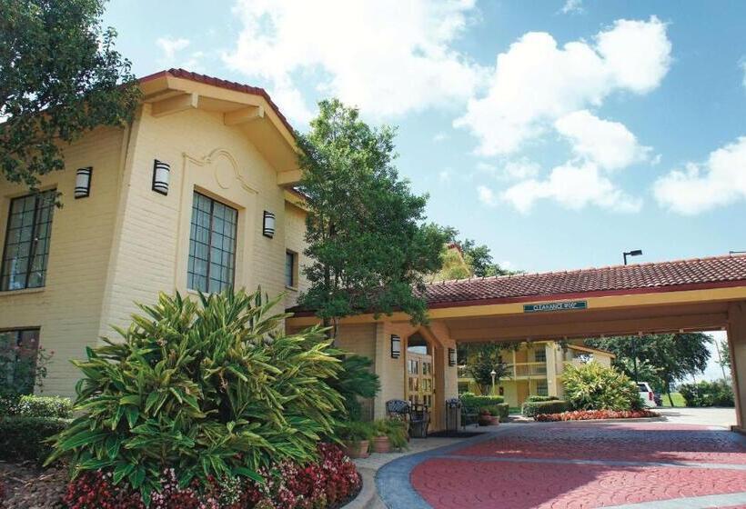 فندق Baymont By Wyndham Houston La Porte