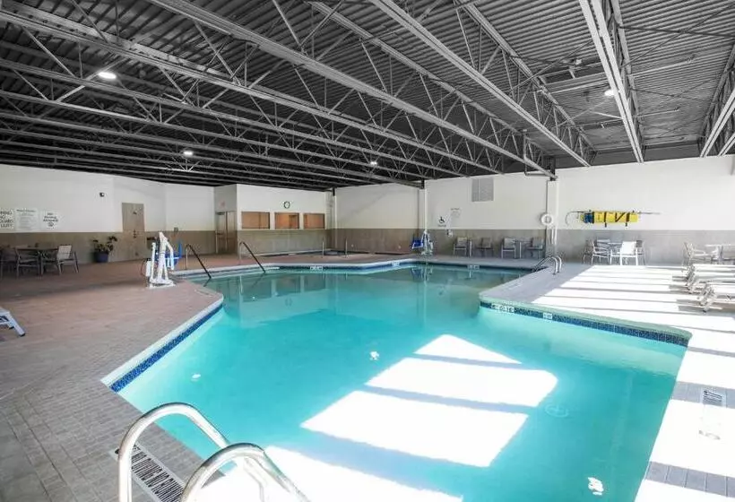 בית מלון כפרי Holiday Inn Express & Suites Ludington, An Ihg