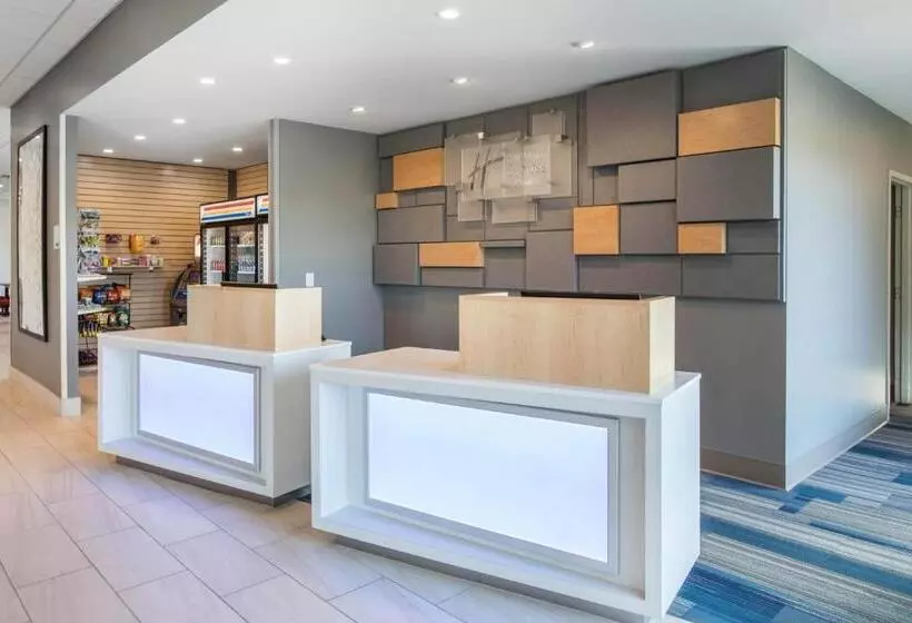 בית מלון כפרי Holiday Inn Express & Suites Ludington, An Ihg