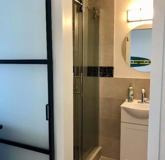 Отель Kona Tiki