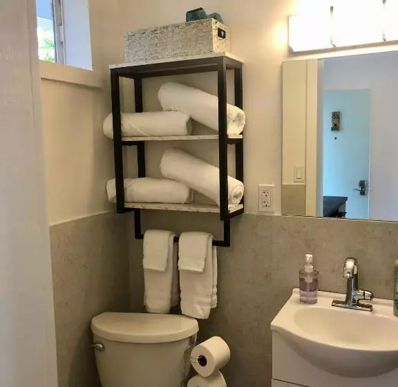 Отель Kona Tiki