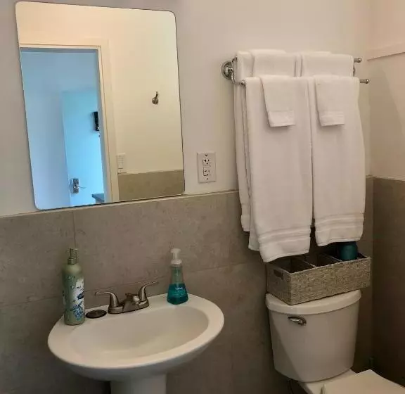 Отель Kona Tiki