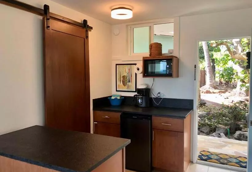 Отель Kona Tiki