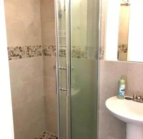 Отель Kona Tiki